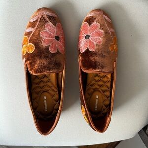 Birdies Women’s flats - The Starling in Cider Floral size 9